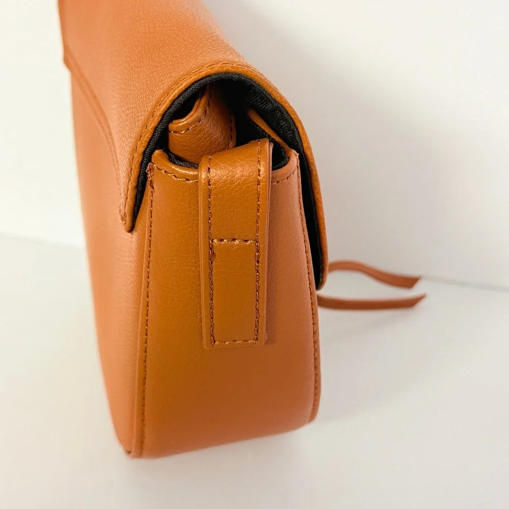 JJ Winters NEW Saddle Crossbody Bag Tan Flap Ring Tassel vegan Adjustable‎